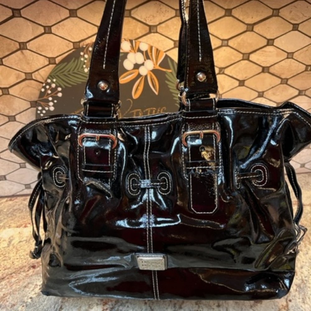 *VINTAGE*Dooney & Bourke Hayden Panattiere Black Patent Leather Hobo Sat…